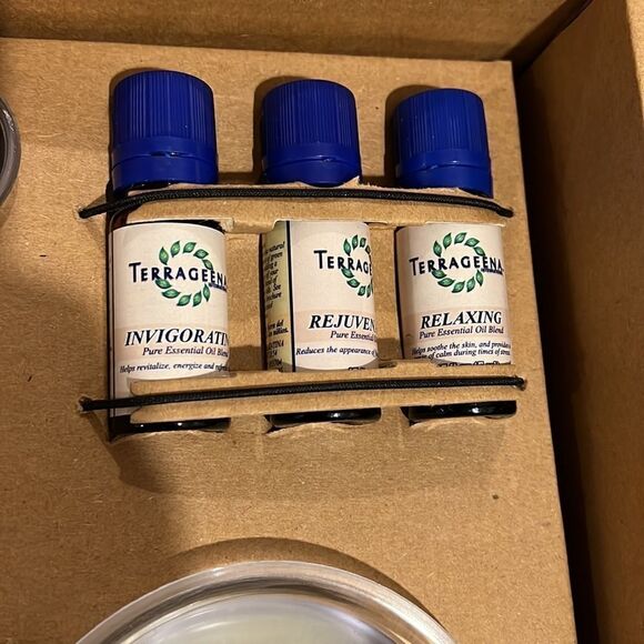 New Terrageena Aromatherapy and Skin Care Combined Pure Essential Oils Kit - Picture 4 of 5